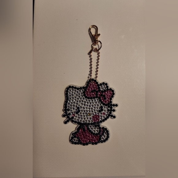 Hello Kitty Completed Diamond Painting Keychain - Picture 2 of 2